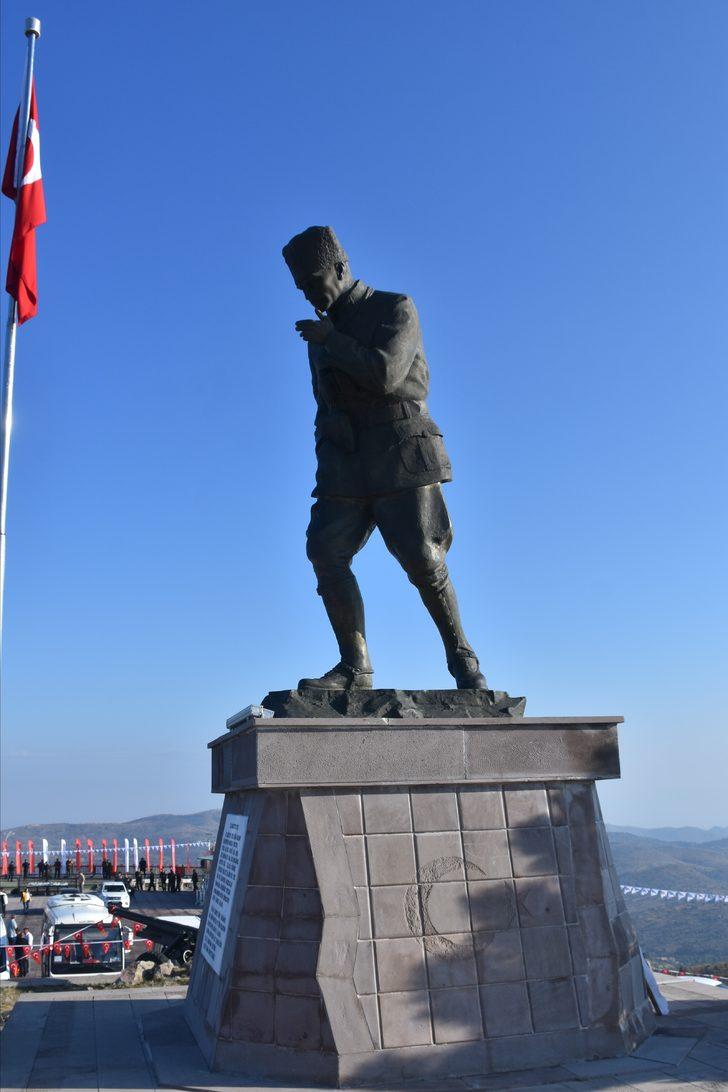 Büyük Taarruz'un 100. yıl dönümünde düzenlenen "Zafer Yürüyüşü" Kocatepe'de son buldu G3