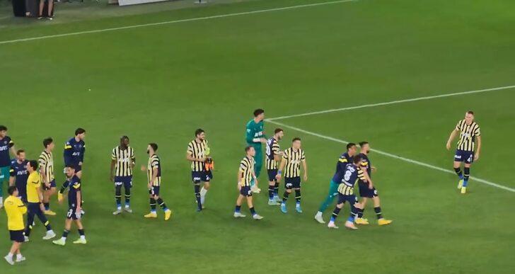 Fenerbahçe'de maç sonunda ilginç görüntü! Serdar Dursun'un o hali şaşırttı G4