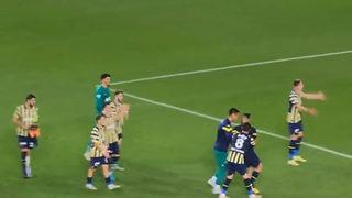 Fenerbahçe'de maç sonunda ilginç görüntü! Serdar Dursun'un o hali şaşırttı