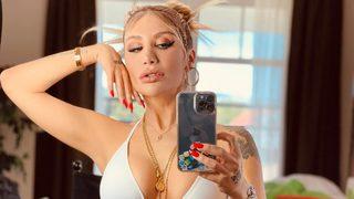 İrem Derici neye uğradığını şaşırıp isyan etti: Fitil fitil burnundan getiriceğim, bekle şerefsiz!