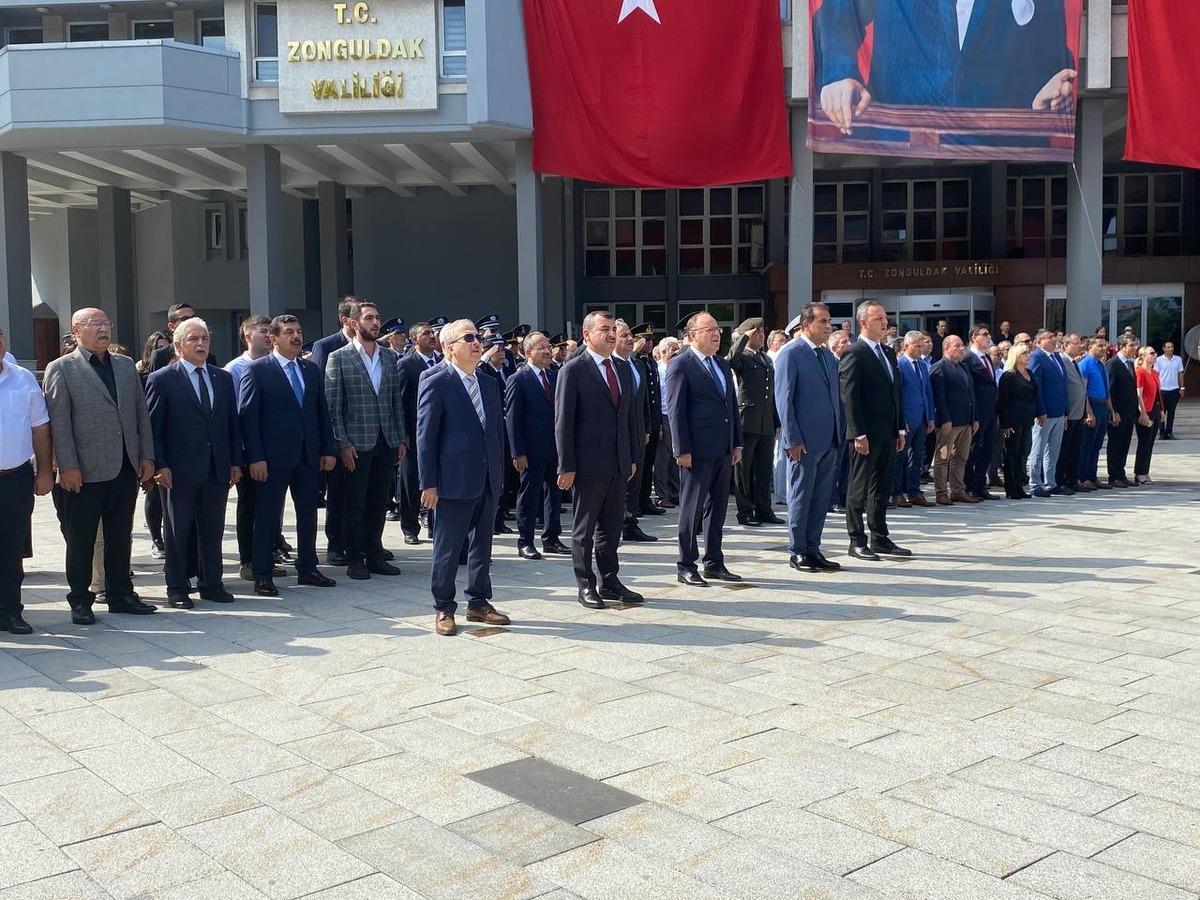Atat&uuml;rk'&uuml;n Zonguldak'a gelişinin 91. yıl d&ouml;n&uuml;m&uuml; kutlandı