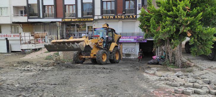 Esenyurt'ta su baskınından zarar gören bölgelerde çalışmalar sürüyor G5