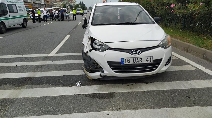 Bursa'da yolun karşısına geçerken otomobilin çarptığı kişi öldü