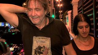 Hakan Meriçliler İspanyol sevgilisiyle el ele yakalandı! 