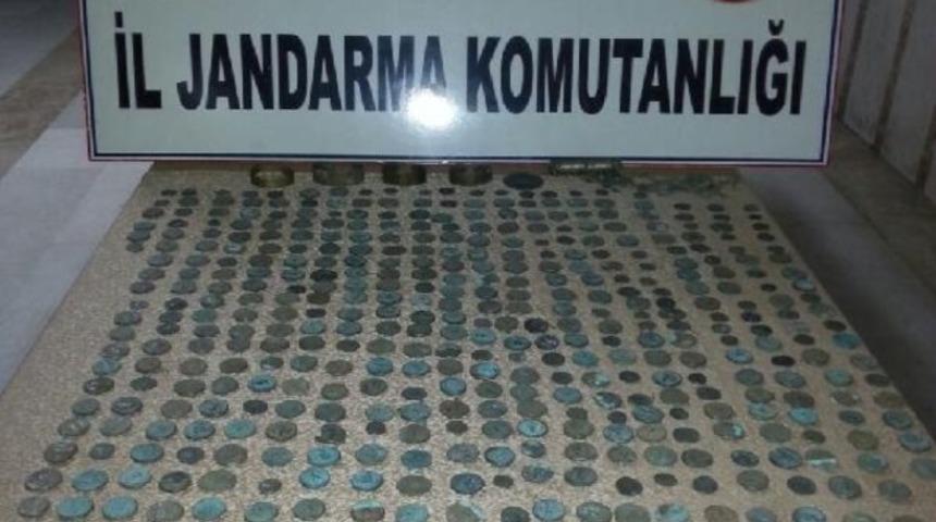 Bursa’da Bizans dönemine ait 452 gümüş sikke ele geçirildi