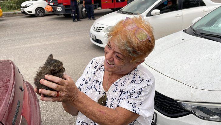 Karabük'te sürücüsü il dışında olan otomobilin motoruna giren kedi yavrusu kurtarıldı G5