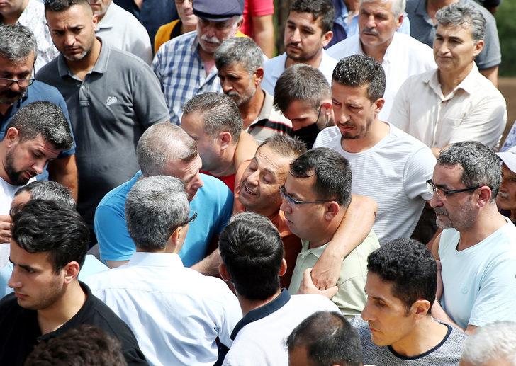 Antalya'da trafik kazasında ölen anne ile kızı defnedildi G5