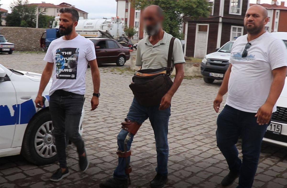 D&uuml;zce'de kendini engelli gibi g&ouml;stererek dilenen kişi yakalandı