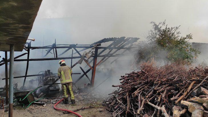 Bursa'da samanlıktaki yangında traktör ve tarım aletleri yandı G3