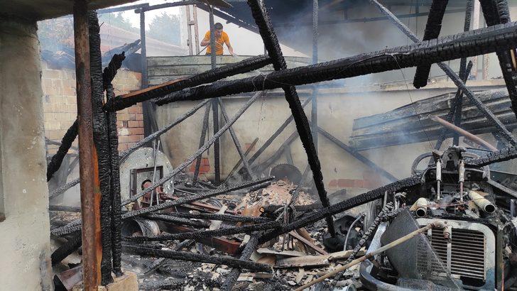 Bursa'da samanlıktaki yangında traktör ve tarım aletleri yandı G5