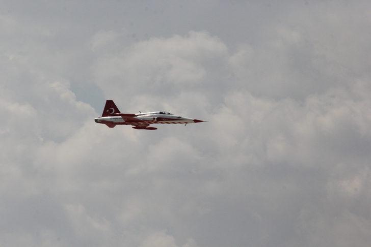 Türk Yıldızları Afyonkarahisar'da gösteri uçuşu yaptı G2