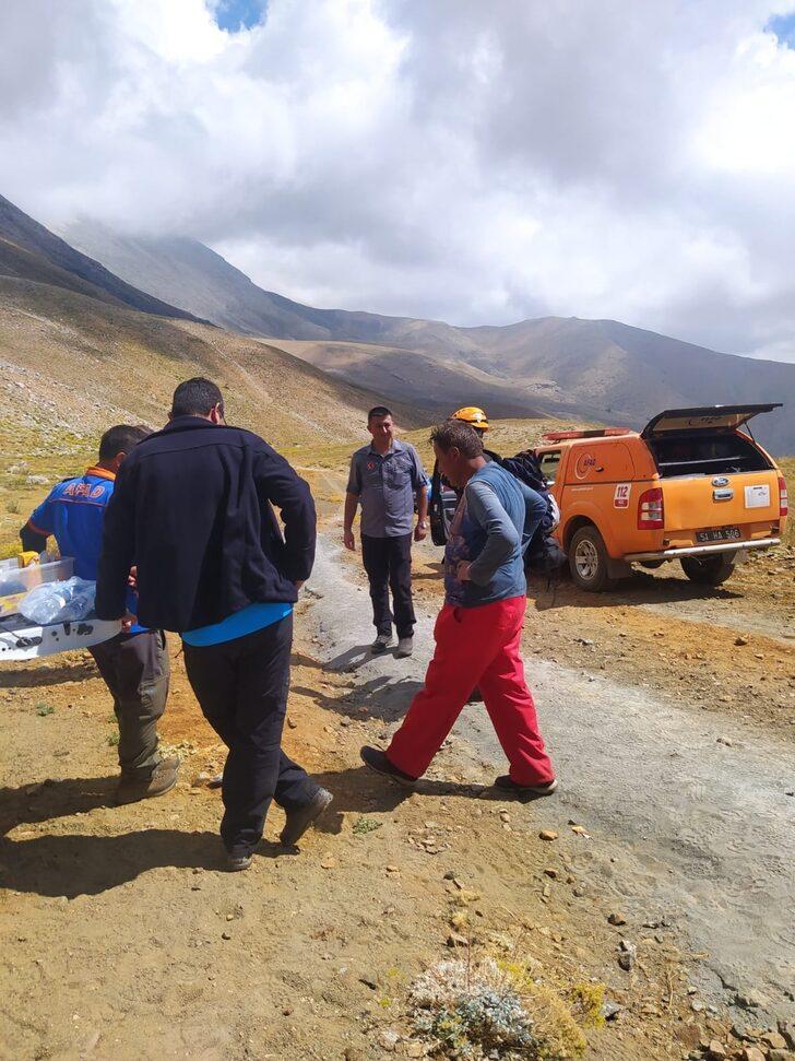 Aladağlar'da yoğun sis nedeniyle yolunu kaybeden dağcı kurtarıldı G2