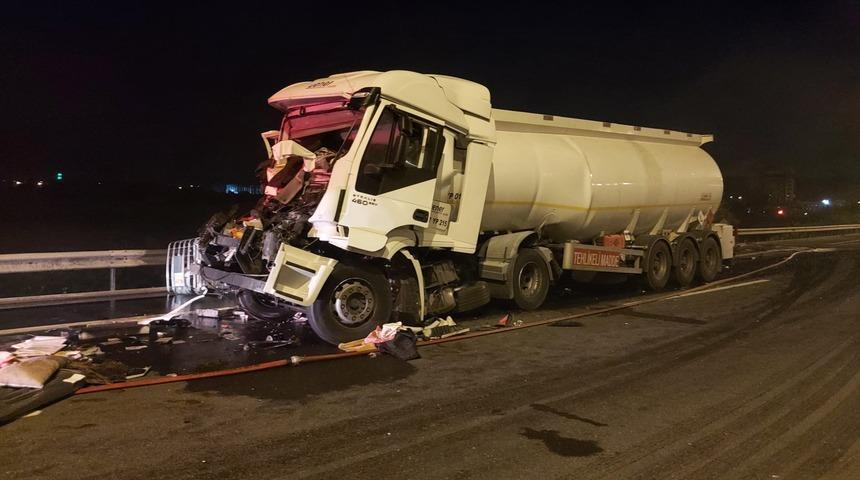Osmaniye'de tıra çarpan tankerin sürücüsü öldü