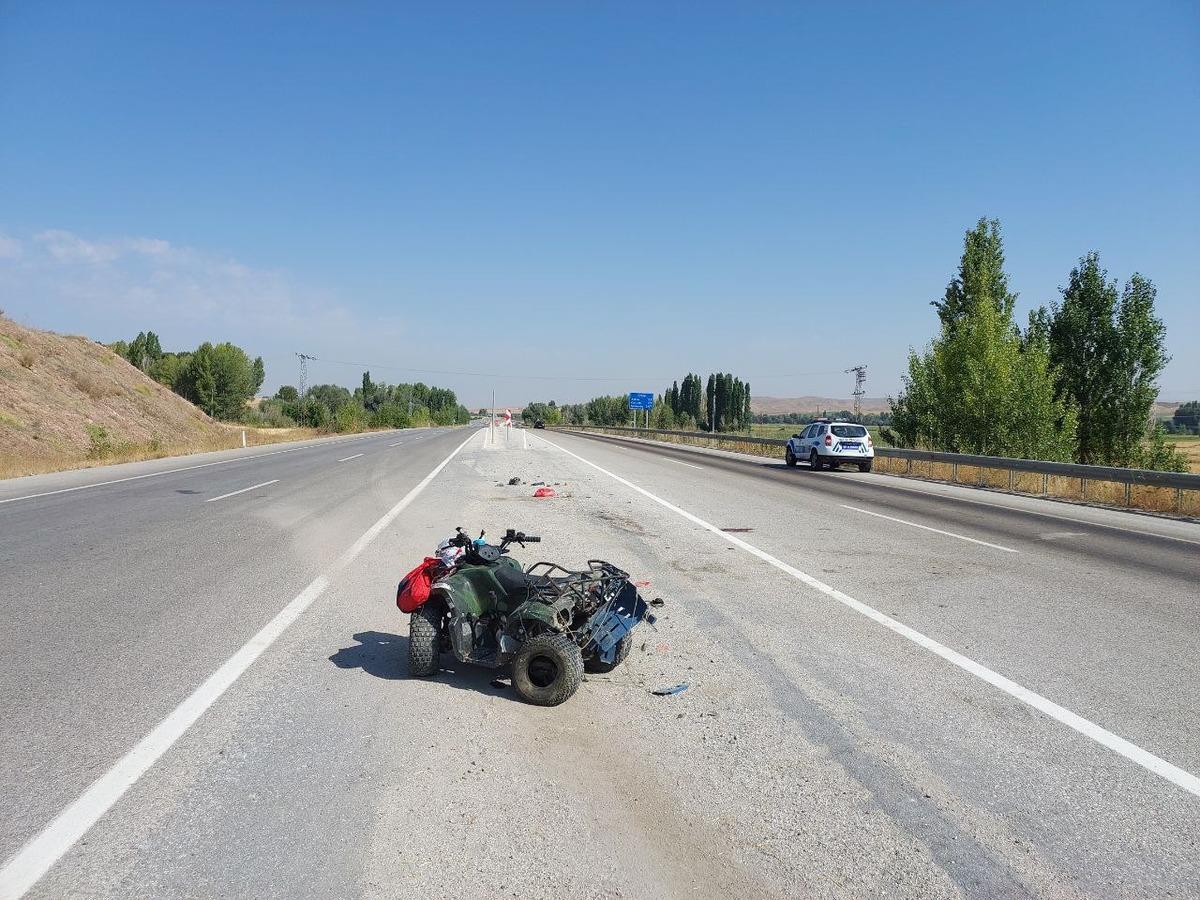 &Ccedil;orum'da tırın &ccedil;arptığı ATV s&uuml;r&uuml;c&uuml;s&uuml; &ouml;ld&uuml;