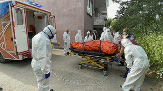 Erzurum’da ölümü şüpheli bulunan kişinin cesedi 6 saatlik çalışmayla evinden çıkarıldı