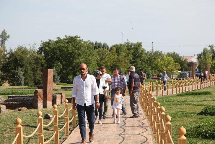 Ahlat Selçuklu Meydan Mezarlığı'nda Malazgirt Zaferi yoğunluğu G3