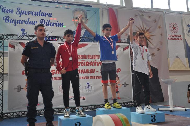Minikler Türkiye Halter Şampiyonası'nın ikinci etabı Konya'da başladı G4