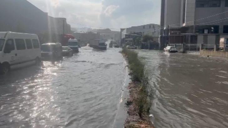 İstanbul'da dolu kabusu! Meteoroloji uyarmıştı, etkisini gösterdi: Araçlar yollarda mahsur kaldı G2