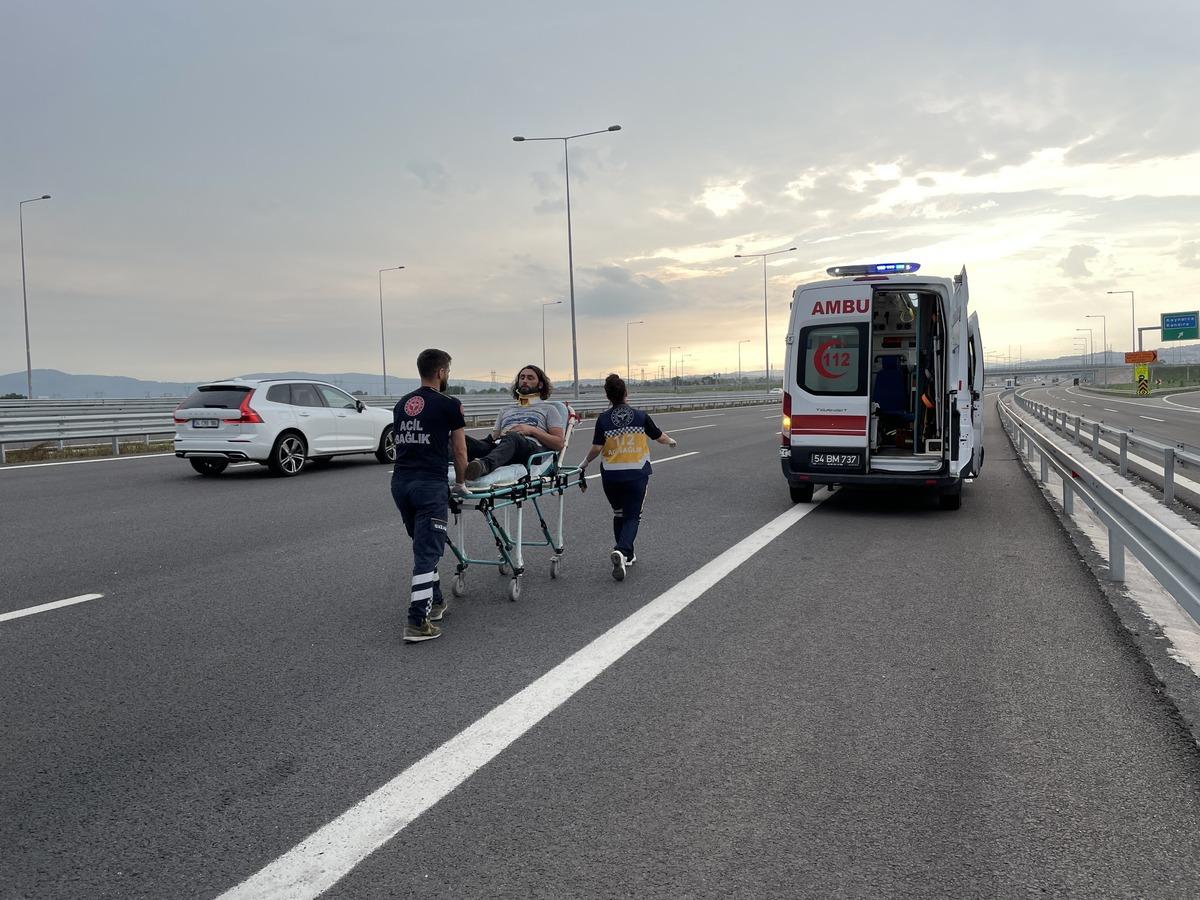 Kuzey Marmara Otoyolu'ndaki trafik kazasında 2'si &ccedil;ocuk 7 kişi yaralandı
