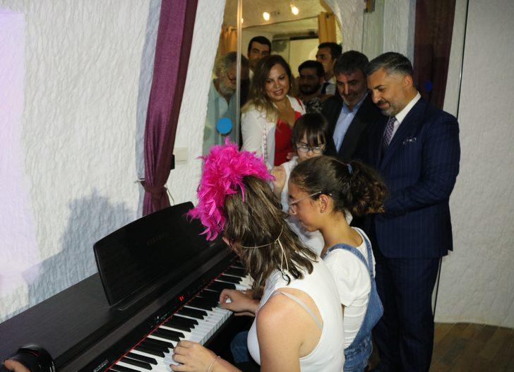 RTÜK Başkanı Şahin, Nevşehir'de özel çocukların eğitim aldığı akademinin açılışına katıldı G2