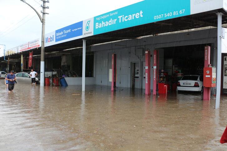 Manisa'da sağanak su baskınlarına yol açtı G2