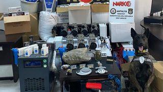 Antalya'da uyuşturucu ve kaçak sigara operasyonunda yakalanan 2 zanlıdan 1’i tutuklandı