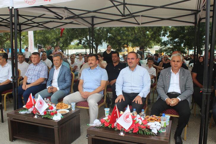 İzmir'de hibe almaya hak kazanan 77 üreticiye makineleri dağıtıldı G1