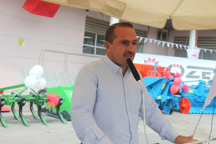 İzmir'de hibe almaya hak kazanan 77 üreticiye makineleri dağıtıldı G4