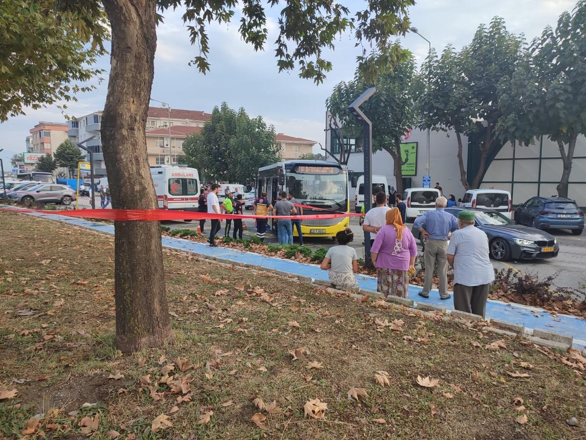 Bursa'da halk otob&uuml;s&uuml;n&uuml;n &ccedil;arptığı bisikletli &ccedil;ocuk hayatını kaybetti