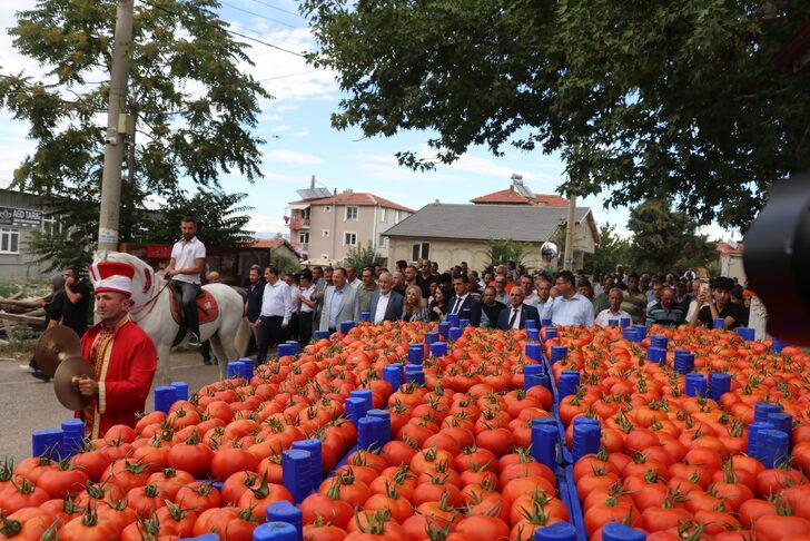 Isparta'da "Domates ve Karanfil Festivali" başladı G2
