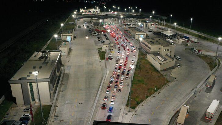 Dönüş yapan gurbetçiler sınır kapılarında yoğunluk oluşturdu G2