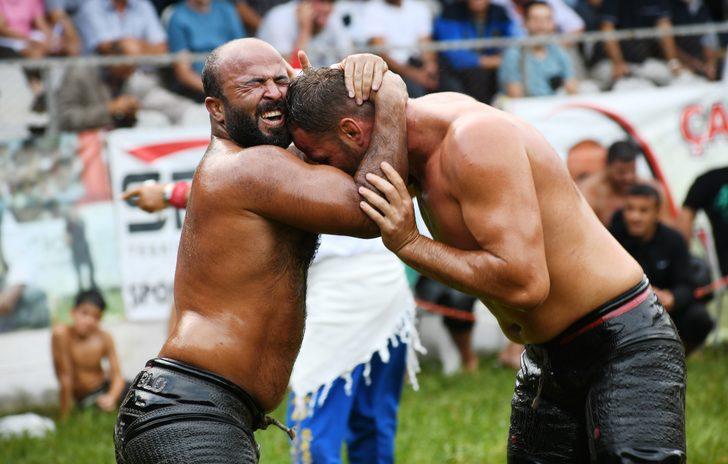 288. Geleneksel Çardak Yağlı Güreşleri'nde başpehlivan Cengizhan Şimşek oldu G4