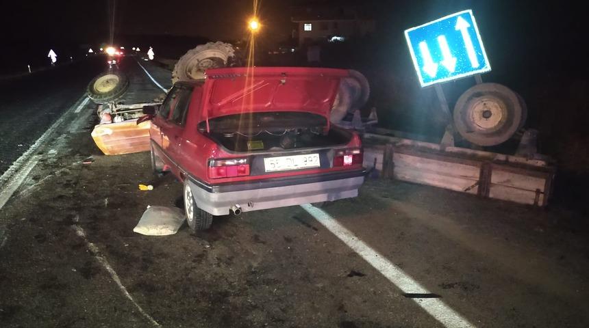 Samsun'da traktör ile otomobilin çarpıştığı kazada 5 kişi yaralandı
