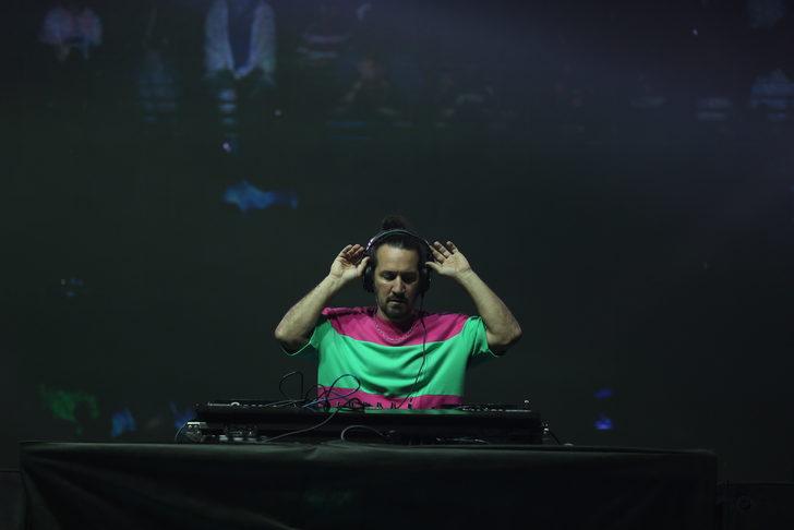 Sanatçı Doğukan Manço Sakarya'da sevenleriyle buluştu G4