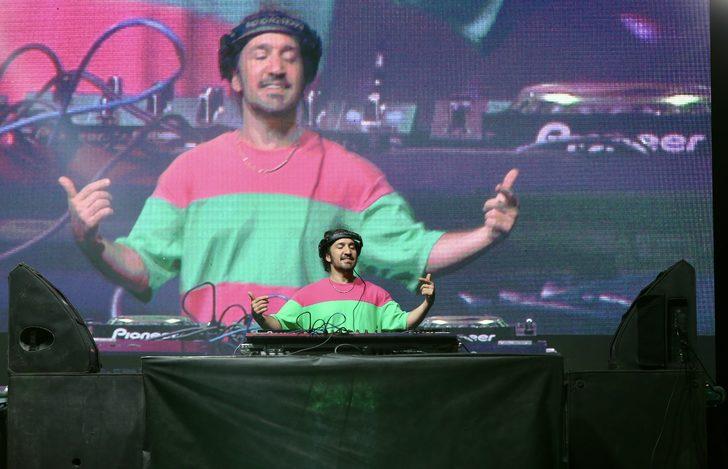 Sanatçı Doğukan Manço Sakarya'da sevenleriyle buluştu G5