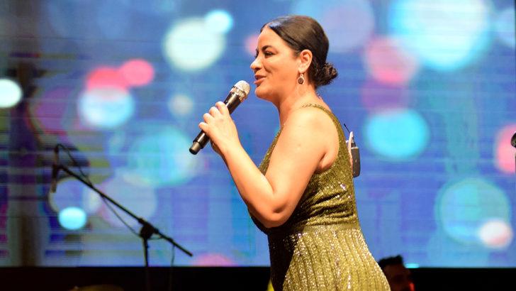 Kahramanmaraş'ta yaz konserleri kapsamında sanatçı Zara sahne aldı G3