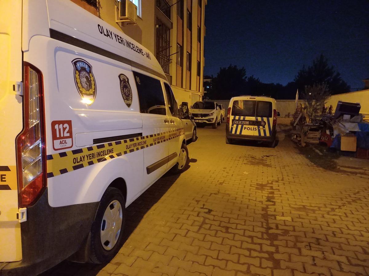 Manisa'daki silahlı kavgada 1'i &ccedil;ocuk 4 kişi yaralandı