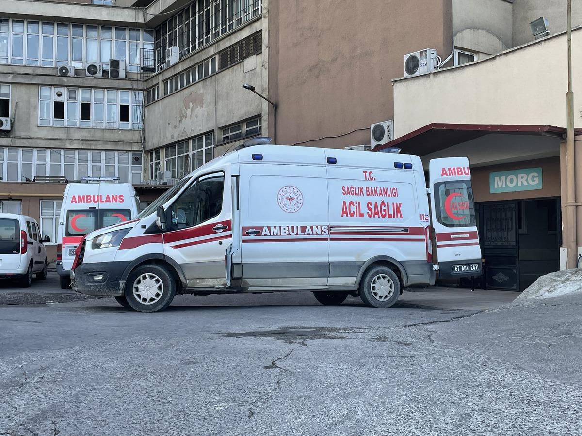 Zonguldak'ta k&ouml;m&uuml;r y&uuml;kl&uuml; trenin &ccedil;arptığı kişi &ouml;ld&uuml;