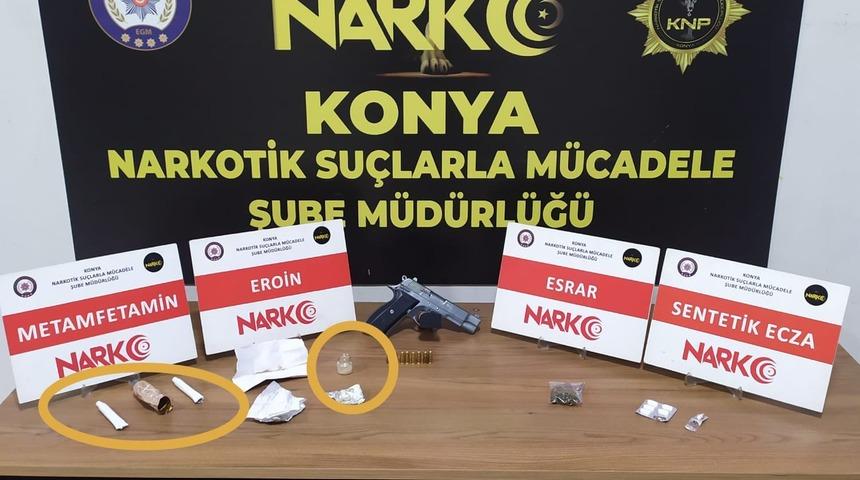 Konya'da boya tüplerine uyuşturucu gizledikleri iddiasıyla yakalanan 2 zanlı tutuklandı