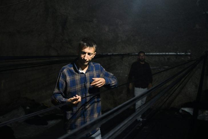 Gaziantep'te sıcak havadan etkilenmeyen kendir ustaları mağaralarda üretimlerini sürdürüyor G3