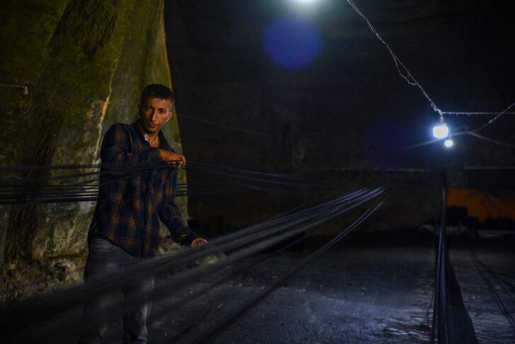 Gaziantep'te sıcak havadan etkilenmeyen kendir ustaları mağaralarda üretimlerini sürdürüyor G5