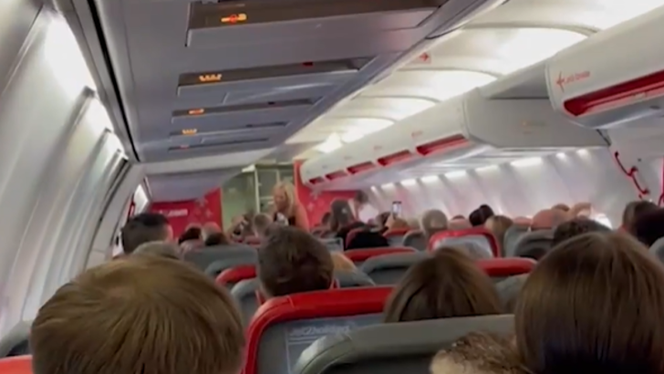 Uçakta şoke eden anlar! Sarhoş yolcu uçuş görevlisine tokat attı G4