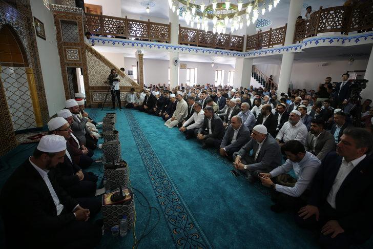 Diyanet İşleri Başkanı Erbaş, Mardin'de taziye ziyaretinde bulundu, mevlide katıldı G3