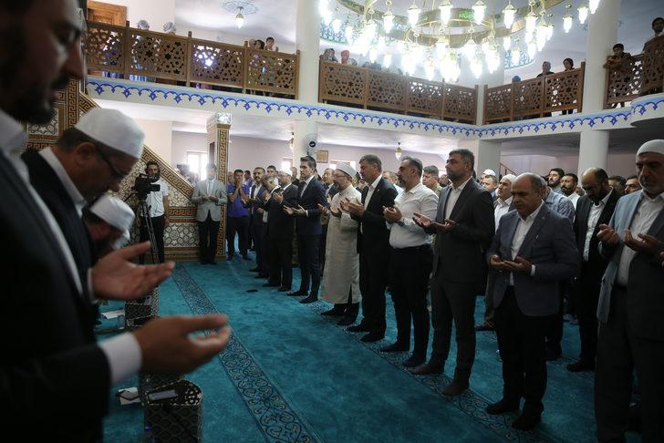 Diyanet İşleri Başkanı Erbaş, Mardin'de taziye ziyaretinde bulundu, mevlide katıldı G4