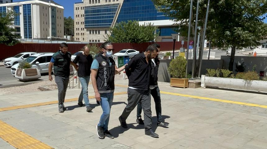 GÜNCELLEME - Elazığ'da uyuşturucu operasyonunda yakalanan 2 zanlı tutuklandı