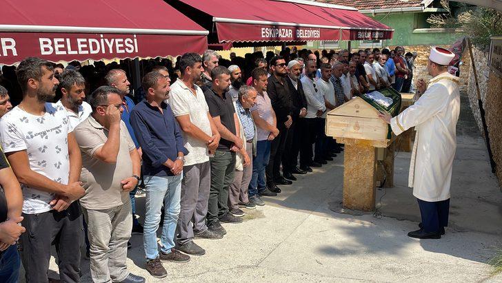 Bayrampaşa'da silahlı saldırıda öldürülen Subaşı, Karabük'te son yolculuğuna uğurlandı G1