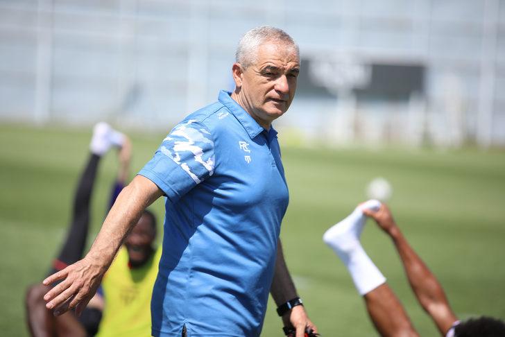 Rıza Çalımbay, UEFA Avrupa Konferans Ligi'ndeki kurayı değerlendirdi: G3