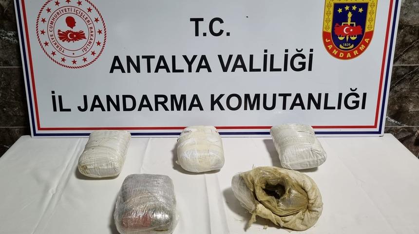 Antalya'da 5 kilogram uyuşturucu madde ele geçirildi