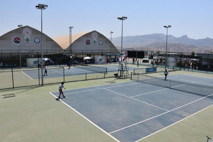 Şırnak'ta Tenis Doğu ve Güneydoğu Anadolu Takım Şampiyonası başladı G1