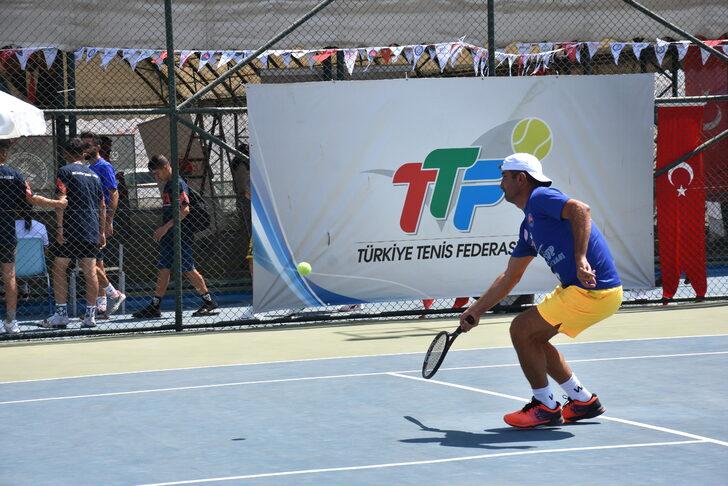 Şırnak'ta Tenis Doğu ve Güneydoğu Anadolu Takım Şampiyonası başladı G4